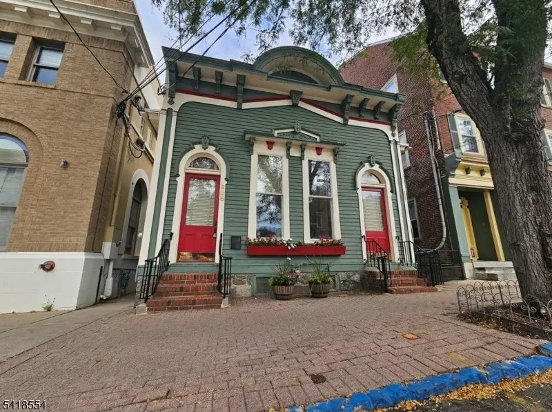 325 Front St, Belvidere Twp., NJ 07823