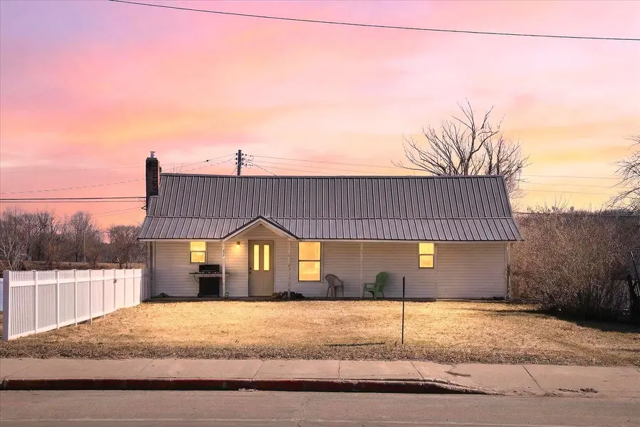 277 S Cass ST, Aetna Twp, MI 49336