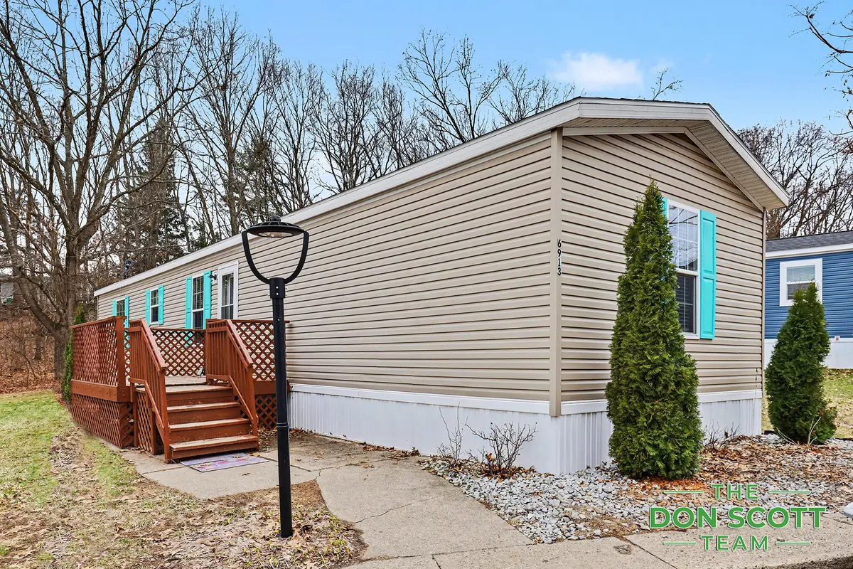 6913 Sandwood ST NE, Plainfield Twp, MI 49341