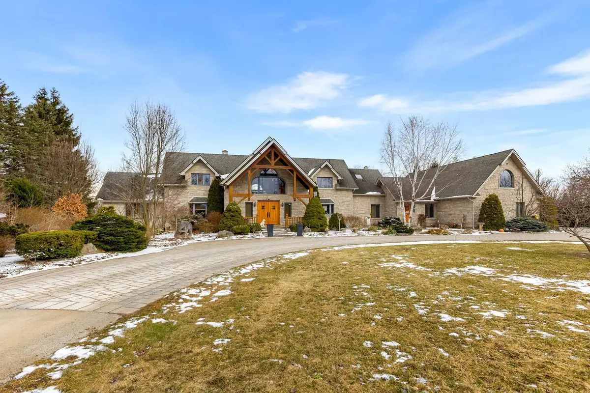 5290 Trafalgar RD W, Milton, ON L0P 1E0