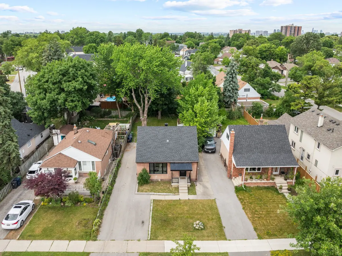 96 Allenby AVE, Toronto W10, ON M9W 1S9