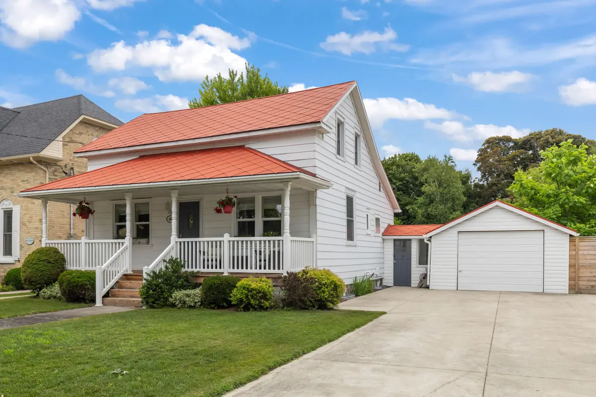 40 Grosvenor ST S, Saugeen Shores, ON N0H 2L0