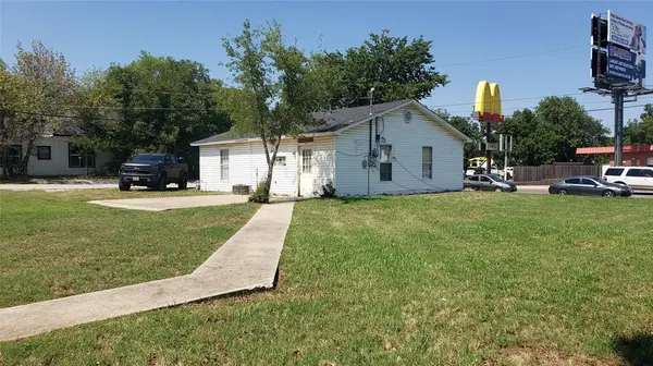400 E Wise Street, Bowie, TX 76230