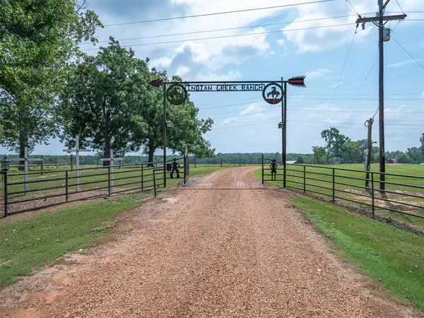 5282 N State Hwy 37, Winnsboro, TX 75494