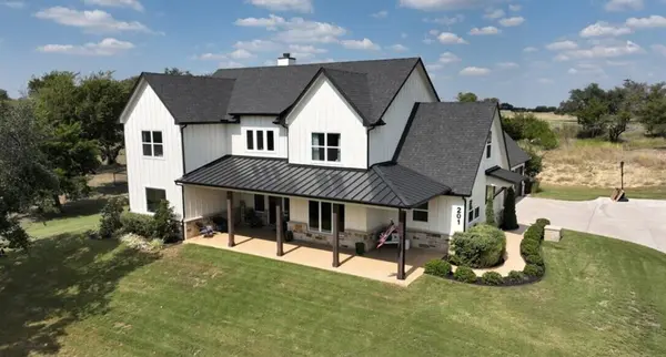 201 Flat Rock Lane, Weatherford, TX 76088