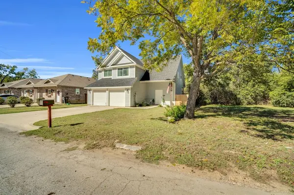 731 E Brown Street, Cleburne, TX 76031