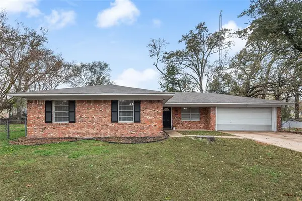 377 Nichols Drive, Canton, TX 75103