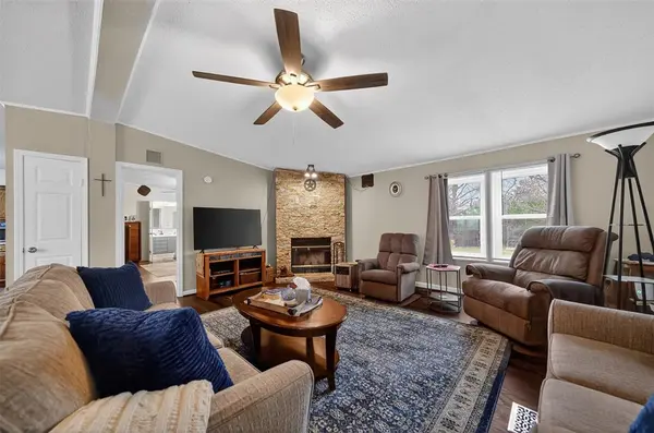 14560 Persimmon Creek Drive, Chandler, TX 75758