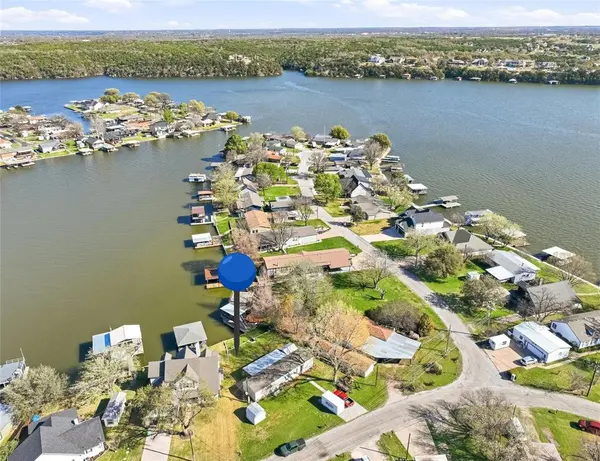 4037 Lands End Court, Granbury, TX 76048