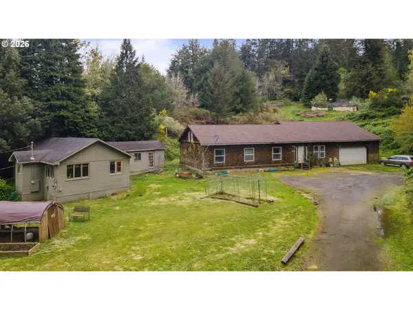 93751 COOS SUMNER LN, Coos Bay, OR 97420