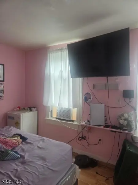 25 Morton Pl,  Jersey City,  NJ 07305