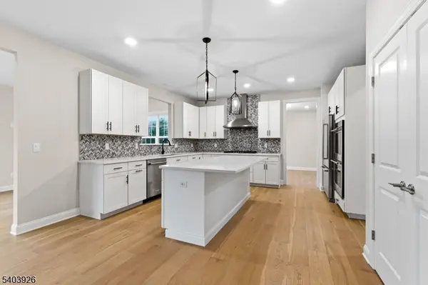 105 Junction Rd, Hampton Boro, NJ 08827