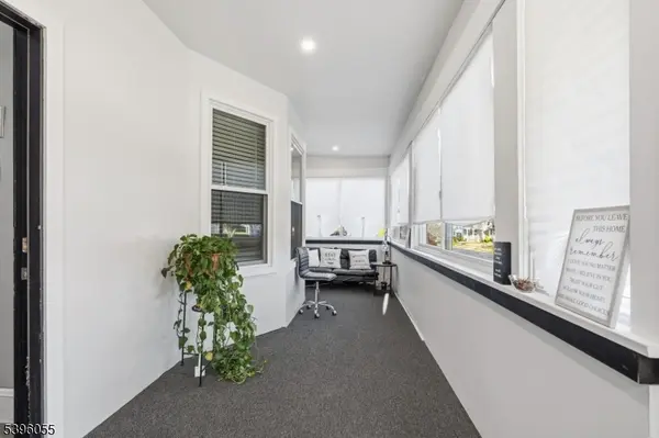 106 W Gibbons St, Linden City, NJ 07036