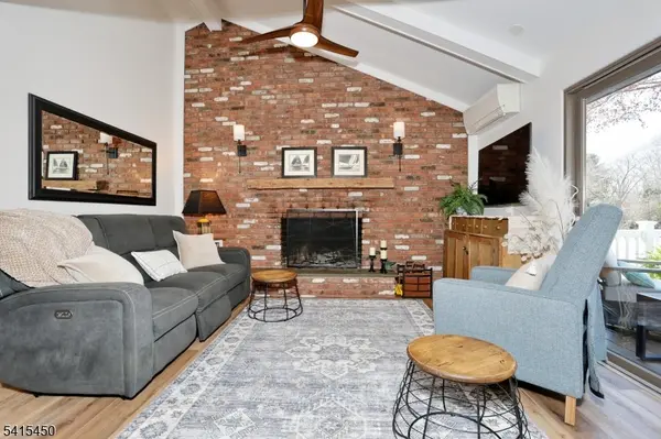 131 Lakeside Blvd, Oakland Boro, NJ 07436