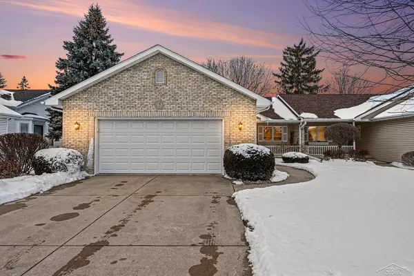 2 Thornapple CT, Saginaw Twp, MI 48603