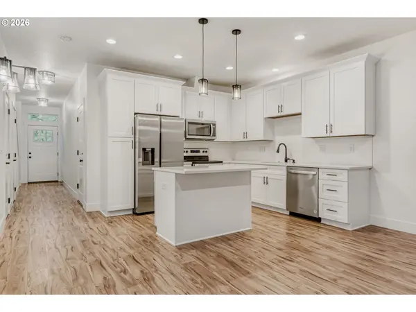 6445 SE 143RD CT, Portland, OR 97236