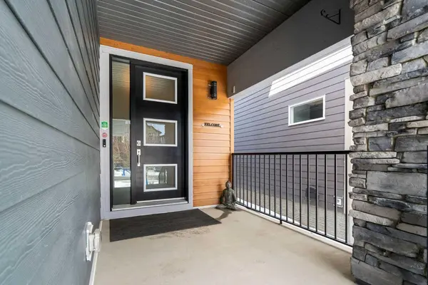 17 Cranbrook CIR SE, Calgary, AB T3M 2J5