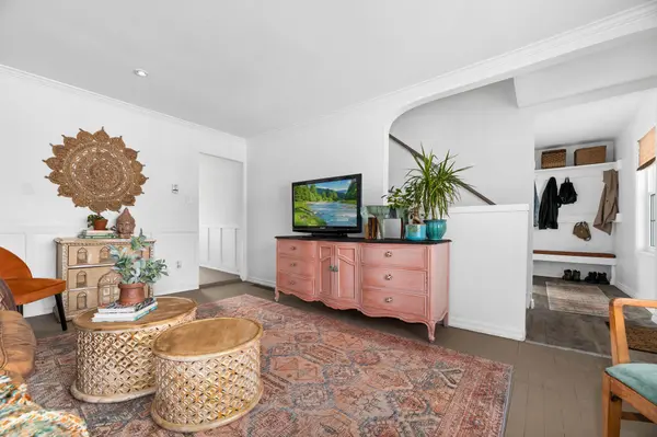 19 Ontario ST, Ajax, ON L1S 1T4