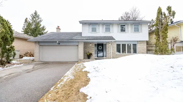 38 Peacock LN, Barrie, ON L4N 3R8