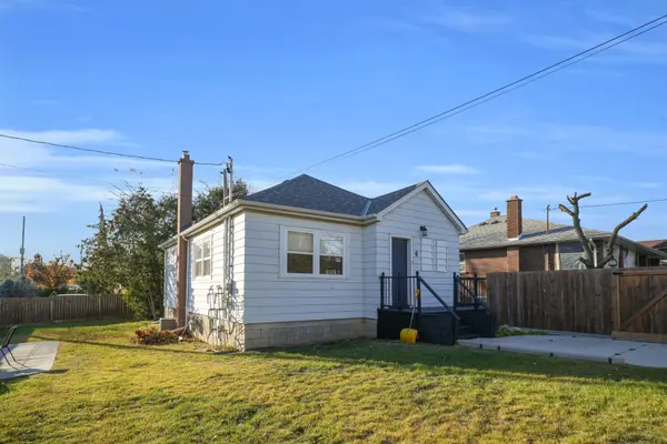 4 Larchmere AVE, Toronto W05, ON M9L 2N1