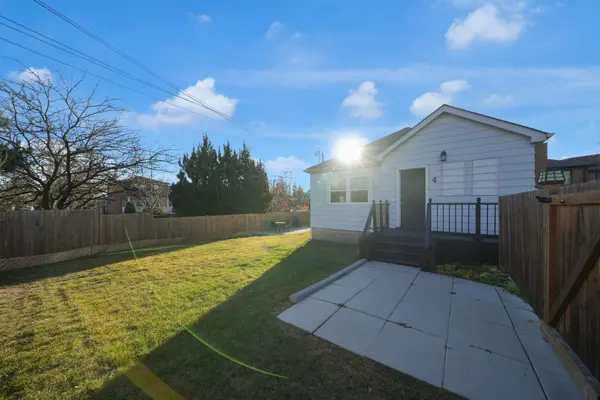 4 Larchmere AVE, Toronto W05, ON M9L 2N1