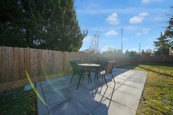 4 Larchmere AVE, Toronto W05, ON M9L 2N1