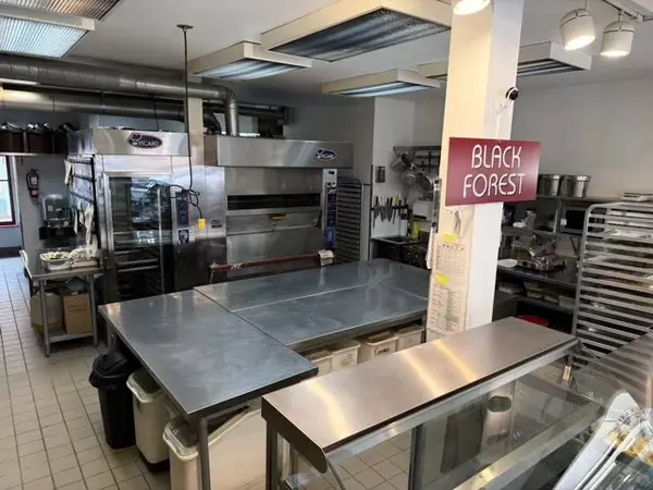 184 Lakeshore RD E, Oakville, ON L6J 1H6