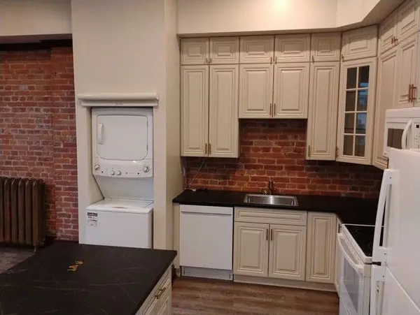 251 Front ST #1, Belleville, ON K8N 2Z6