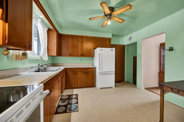 396 Fischer Hallman RD, Kitchener, ON N2M 4Y1