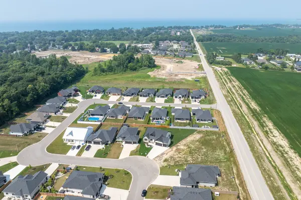 6755 Griffin DR, Plympton-wyoming, ON N0N 1E0