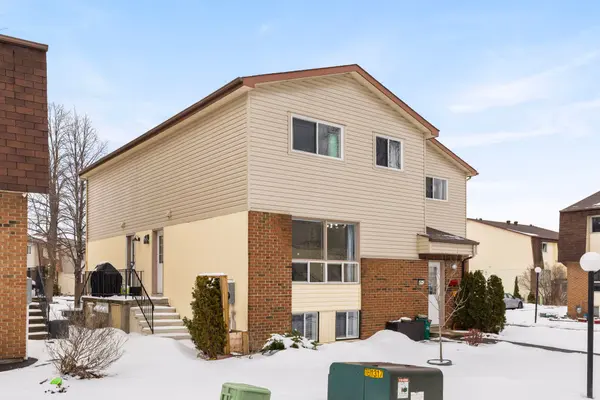 41 Forester CRES SW #C, Bells Corners And South To Fallowfield, ON K2H 8Y3