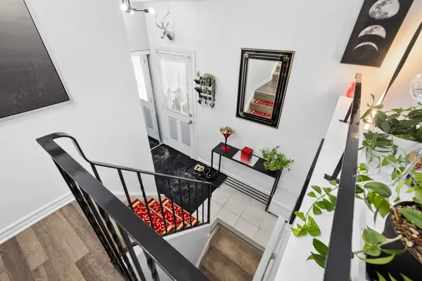 41 Forester CRES SW #C, Bells Corners And South To Fallowfield, ON K2H 8Y3