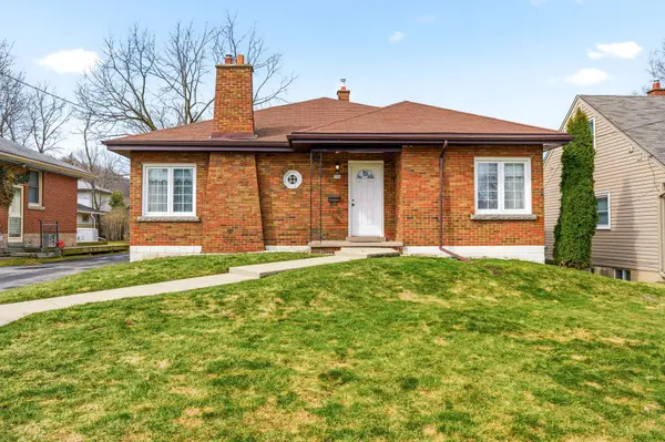 192 Ewen RD, Hamilton, ON L8S 3C9