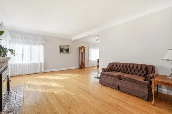 192 Ewen RD, Hamilton, ON L8S 3C9