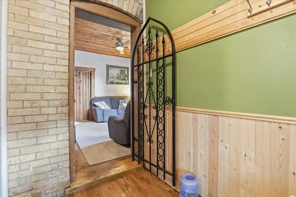 298 Queen ST W, Cambridge, ON N3C 1G7