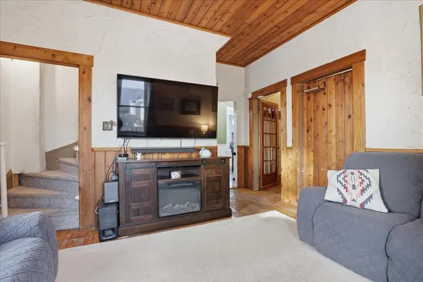 298 Queen ST W, Cambridge, ON N3C 1G7