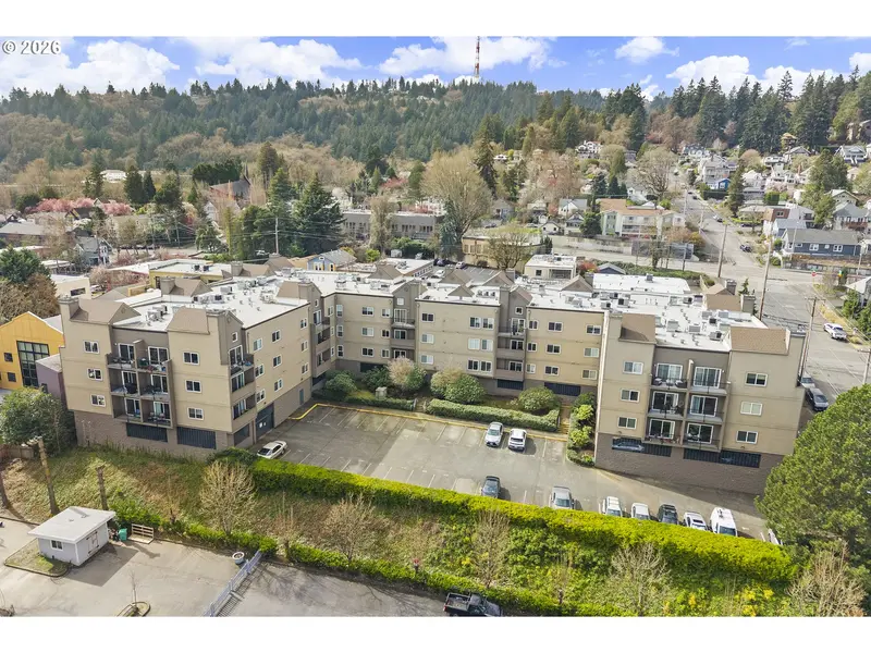 4320 S CORBETT AVE #102, Portland, OR 97239