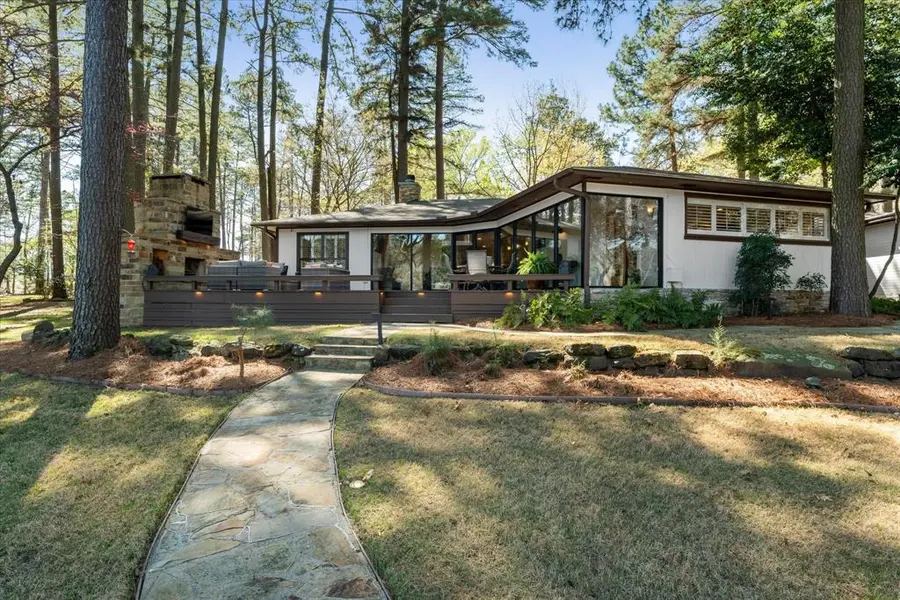 373 Trappers Trail, Mount Vernon, TX 75457