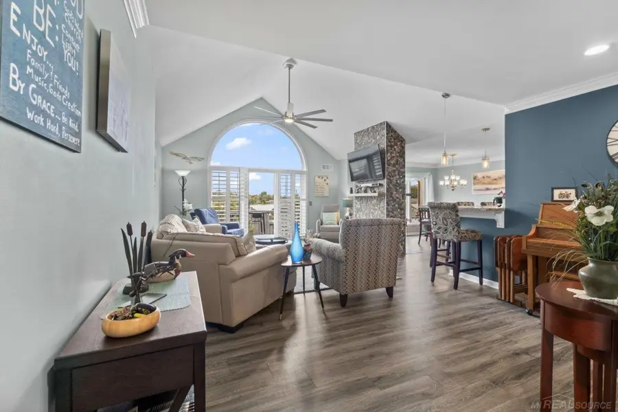 3432 Loon Lake CT, Waterford Twp, MI 48329