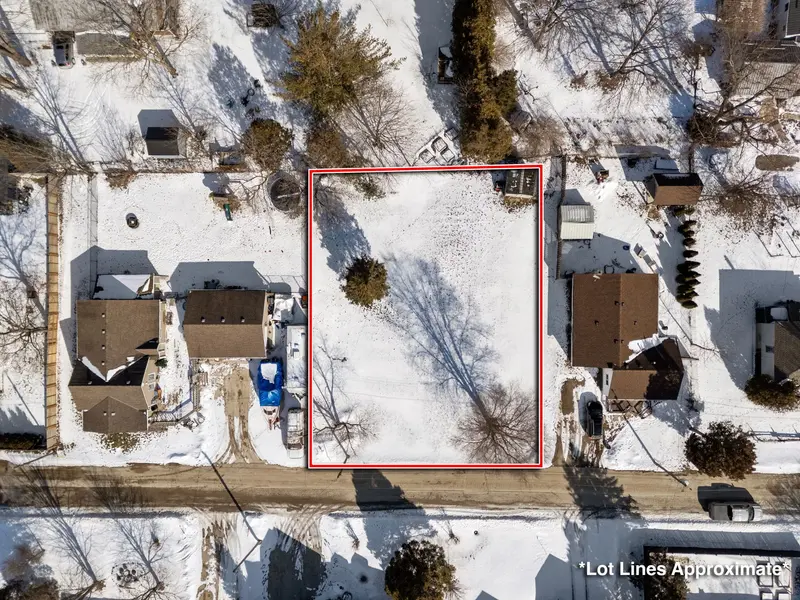 3910 Park ST, Plympton-wyoming, ON N0N 1E0