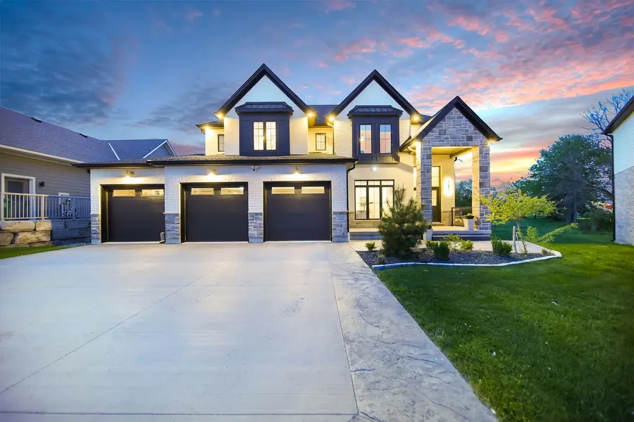 48 ROYAL CRES, Southwold, ON N5P 3T2