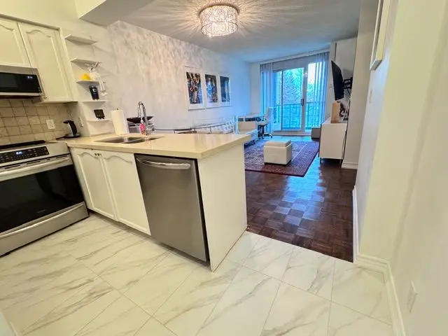 38 Fontenay CT, Toronto W08, ON M9A 5H5