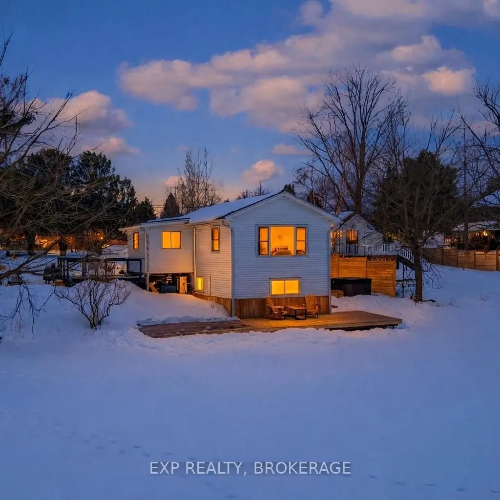 38 Rebecca LN, Westport, ON K0G 1X0