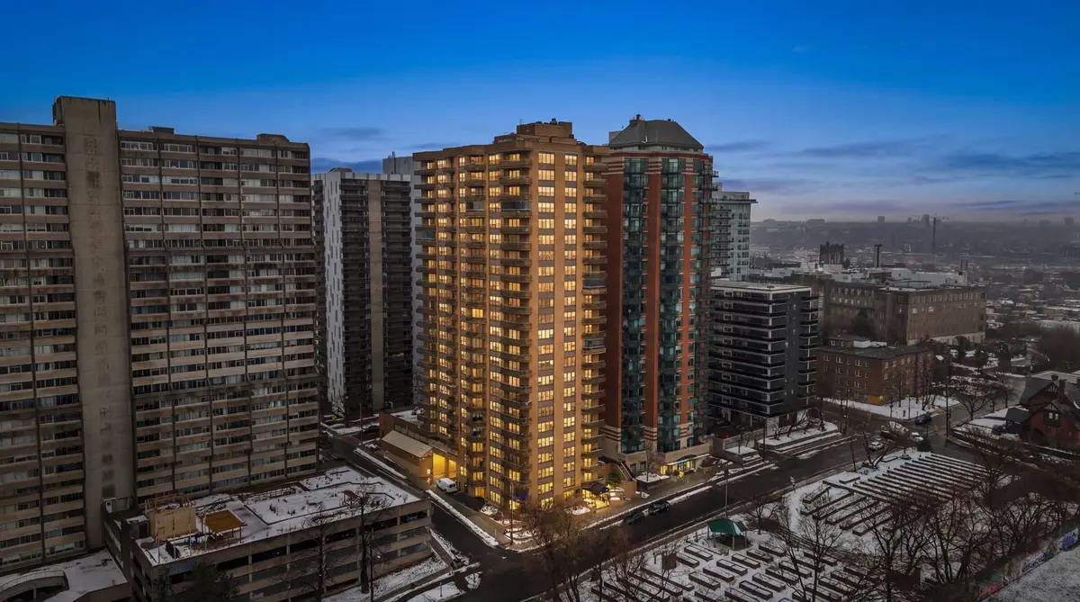 556 Laurier AVE W #1207, Ottawa Centre, ON K1R 7X2