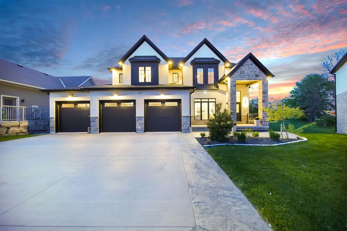 48 ROYAL CRES, Southwold, ON N5P 3T2