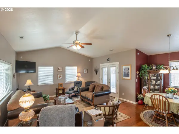 483 S STATE ST, Sutherlin, OR 97479