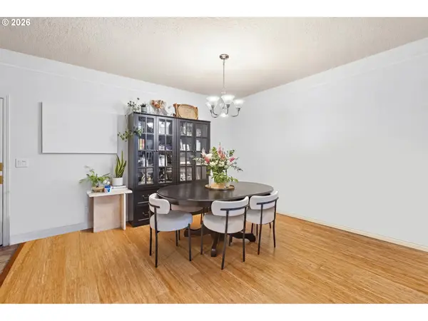4320 S CORBETT AVE #102, Portland, OR 97239