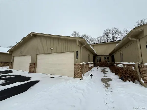 12432 Pinecrest DR #28,  Plymouth Charter Township,  MI 48170