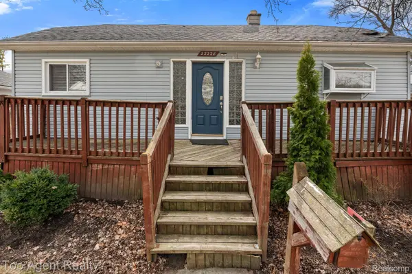 22228 Bon Heur ST, St. Clair Shores, MI 48081