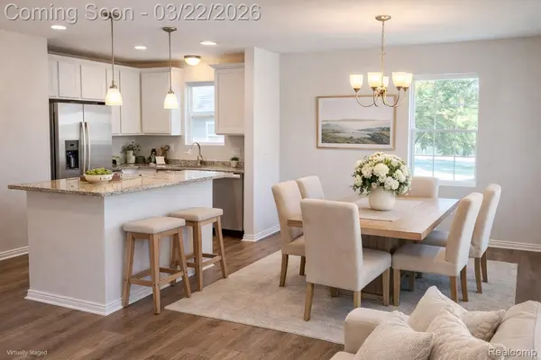 295 Whispering Pines DR #13, Fenton, MI 48430